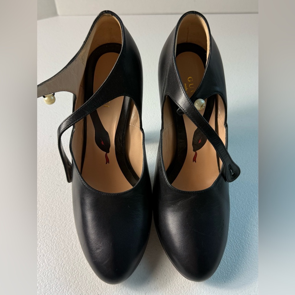 Gucci Elegant Black Leather T-Strap Heels – Classic & Timeless - Picture 3 of 4